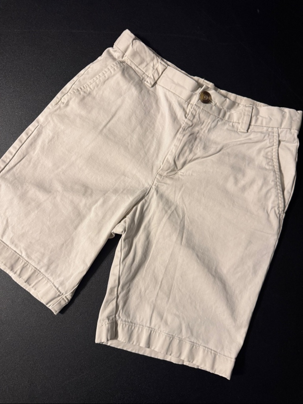 Vineyard Vines  boys Flat Front Chino Shorts - Off-White